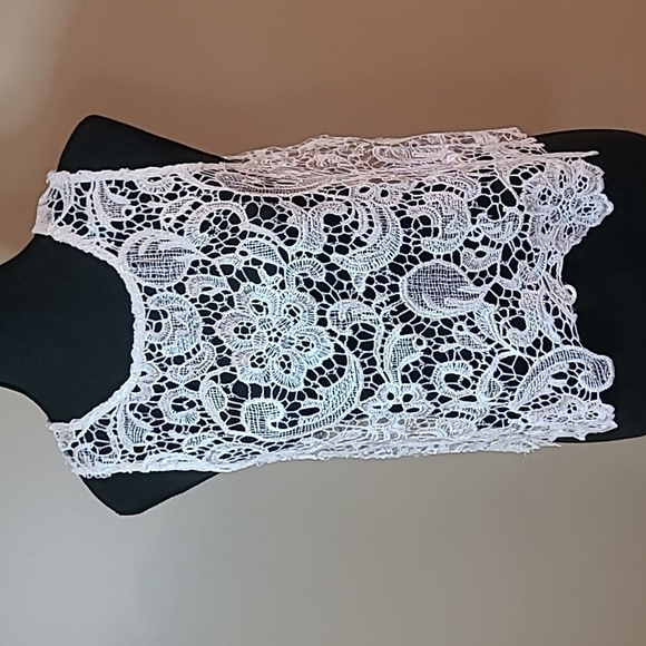 SUZY SHIER Cream Lace Tank Top, Cropped, Back Zipper Closure - Picture 1 of 10